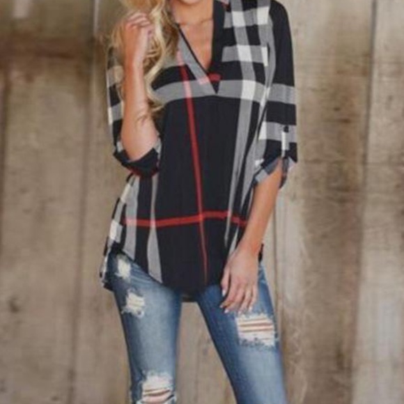 ✨LAST ONE ✨Black Plaid rolled sleeves tunic - Picture 2 of 7